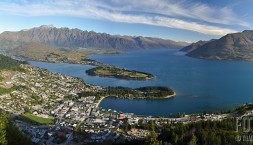 Nový Zéland, Queenstown a Wakatipu lake panorama