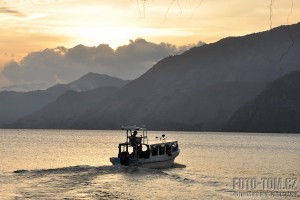 Jezero Atitlan, západ slunce Panajachel